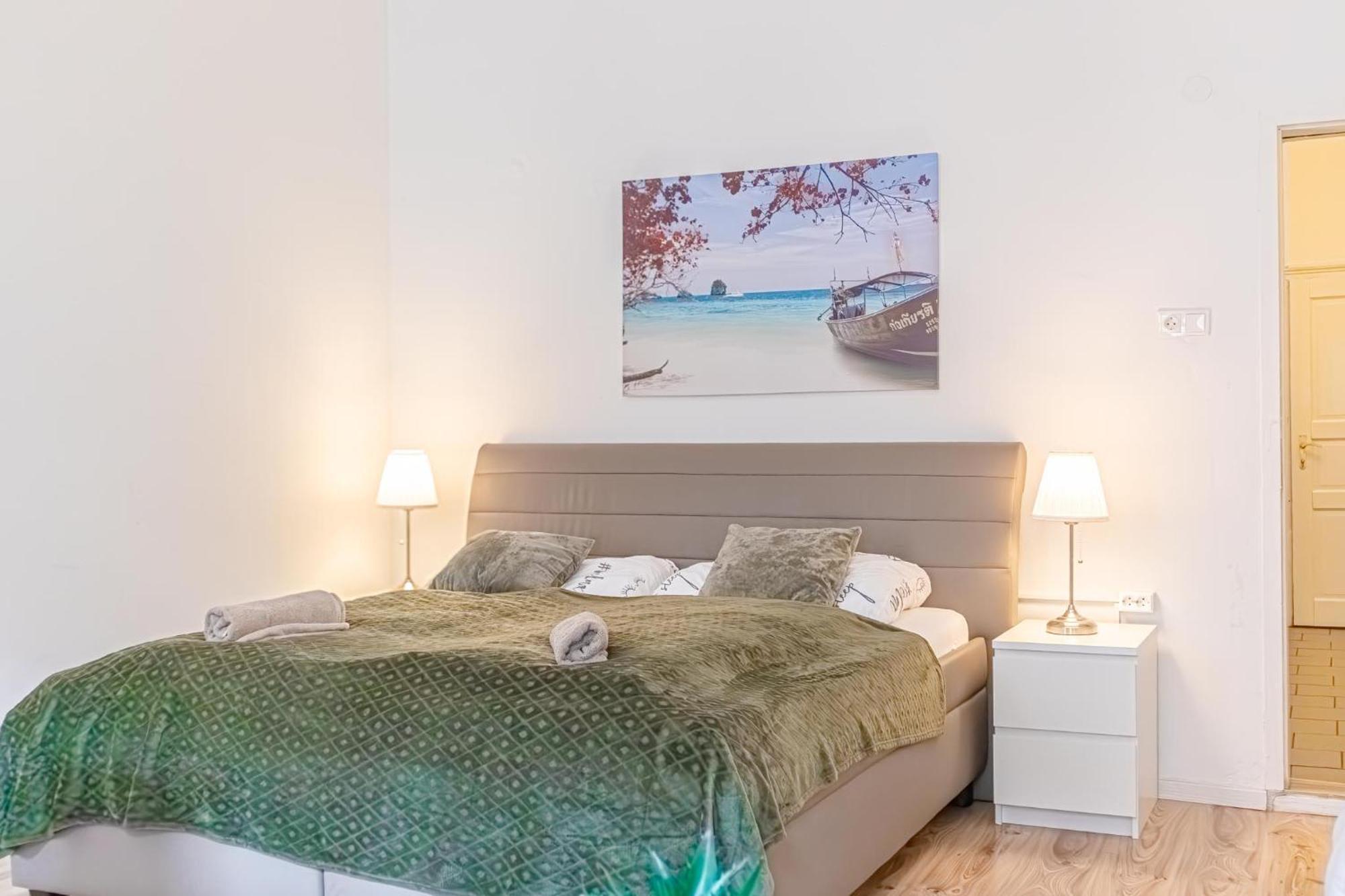 Apartamento Budget-Friendly 2Br Apt With Great Location Viena Exterior foto