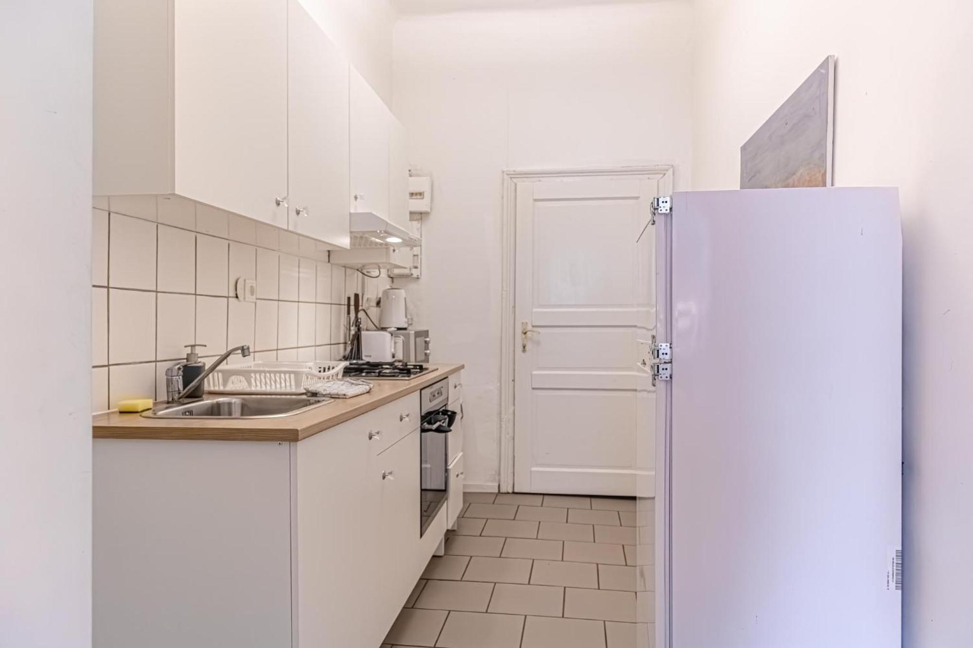 Apartamento Budget-Friendly 2Br Apt With Great Location Viena Exterior foto