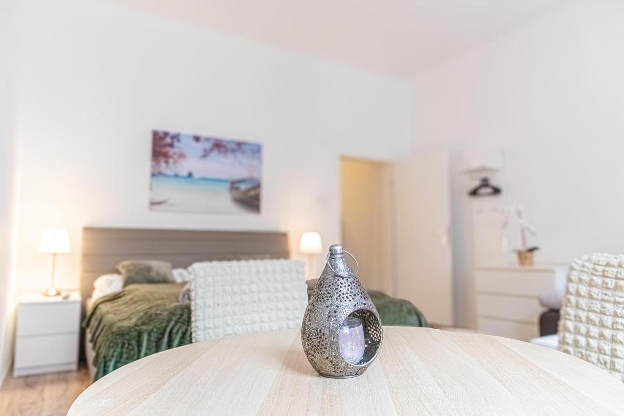 Apartamento Budget-Friendly 2Br Apt With Great Location Viena Exterior foto